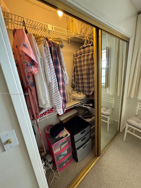 合同活跃: $179,990 (2 贝兹, 2 浴室, 1064 平方英尺)