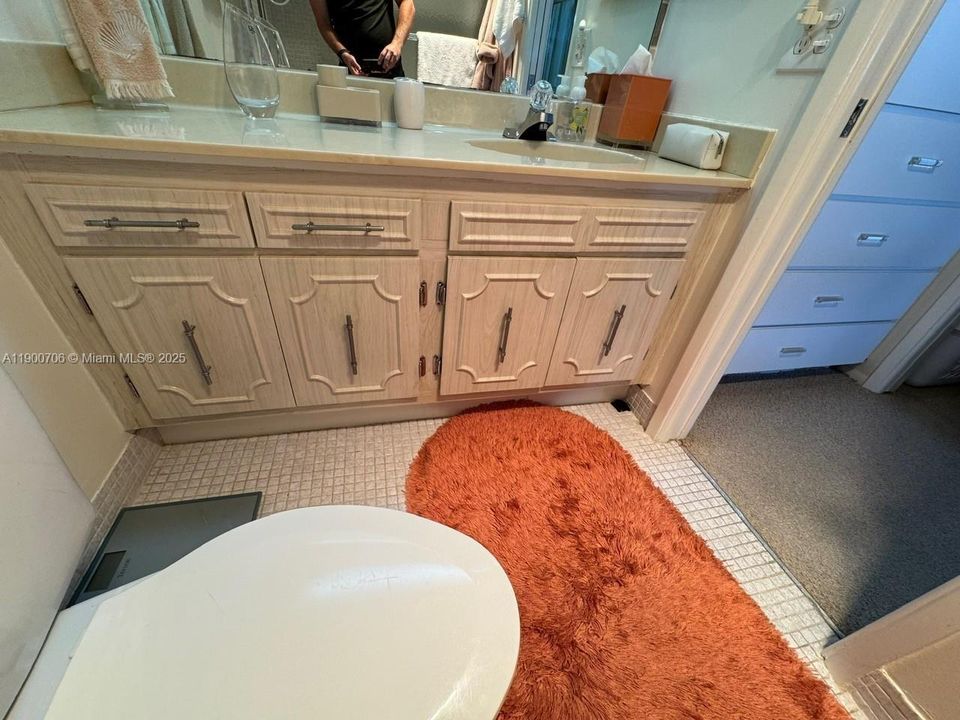 合同活跃: $179,990 (2 贝兹, 2 浴室, 1064 平方英尺)