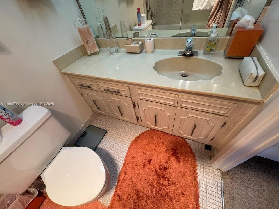 合同活跃: $179,990 (2 贝兹, 2 浴室, 1064 平方英尺)