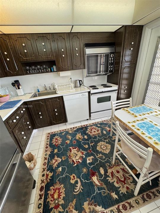 合同活跃: $179,990 (2 贝兹, 2 浴室, 1064 平方英尺)