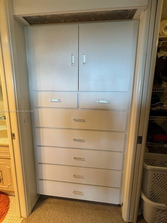 合同活跃: $179,990 (2 贝兹, 2 浴室, 1064 平方英尺)