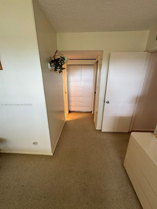 合同活跃: $179,990 (2 贝兹, 2 浴室, 1064 平方英尺)