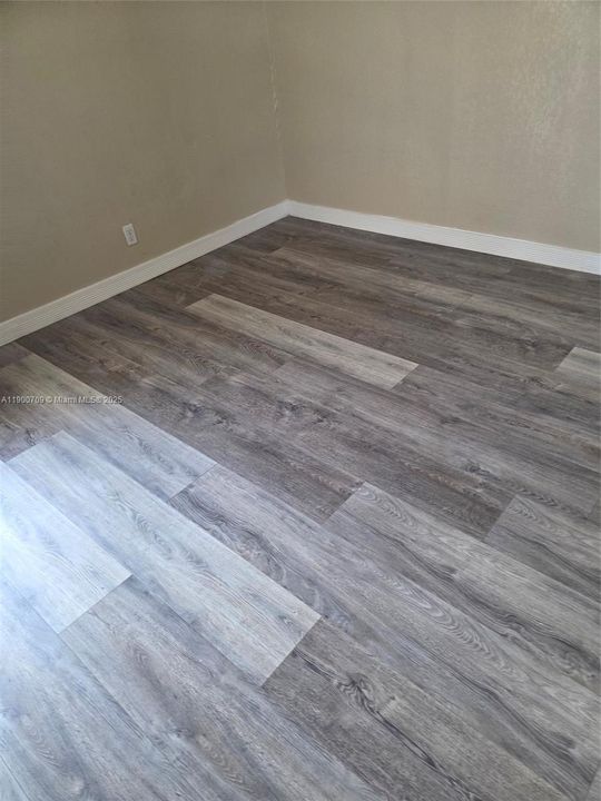 出租: $3,500 (4 贝兹, 2 浴室, 2203 平方英尺)