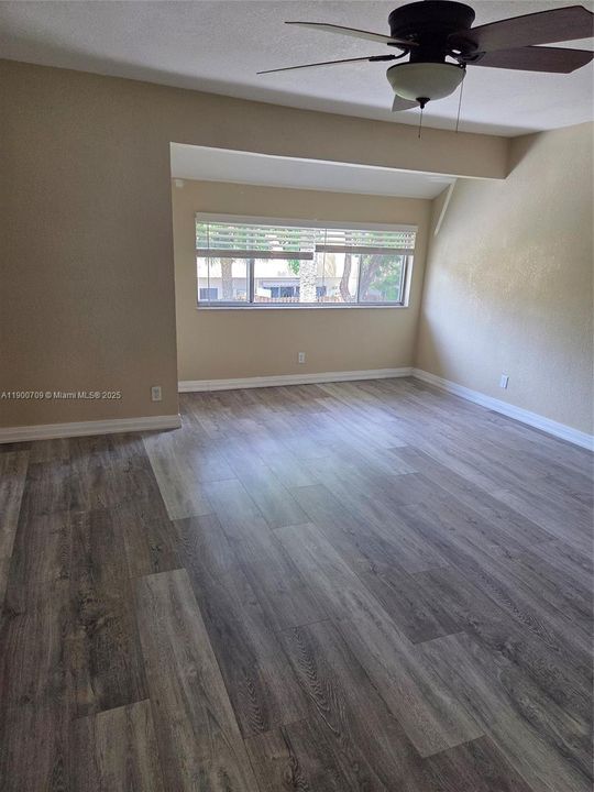 出租: $3,500 (4 贝兹, 2 浴室, 2203 平方英尺)