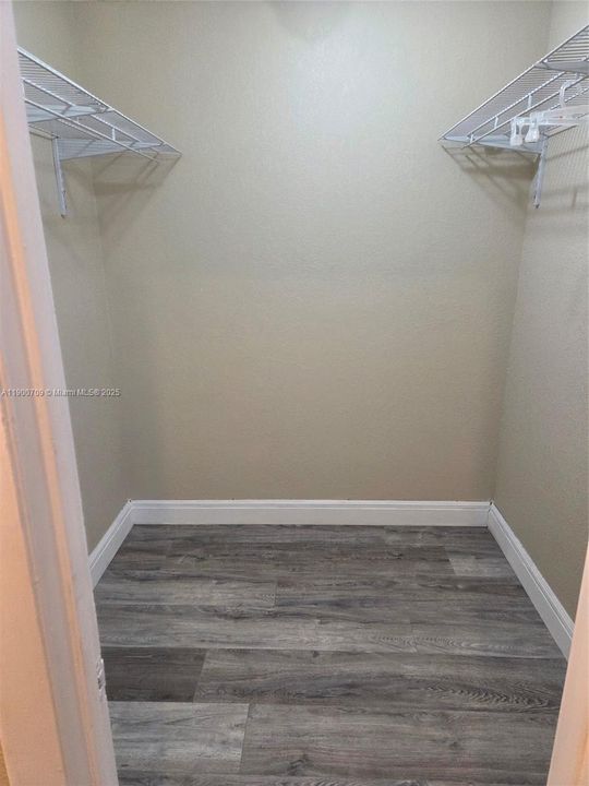 出租: $3,500 (4 贝兹, 2 浴室, 2203 平方英尺)