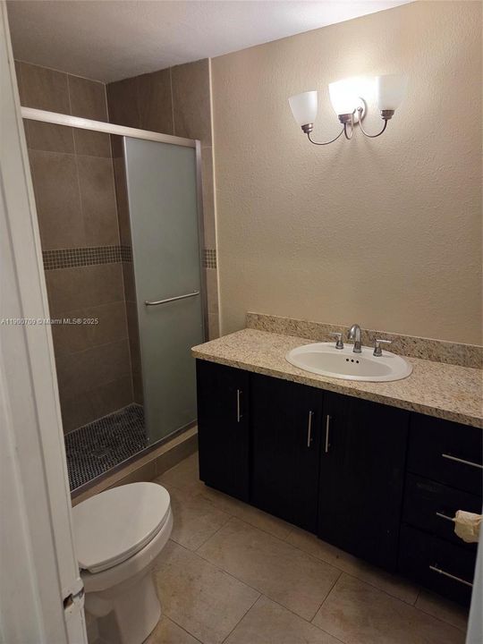 出租: $3,500 (4 贝兹, 2 浴室, 2203 平方英尺)