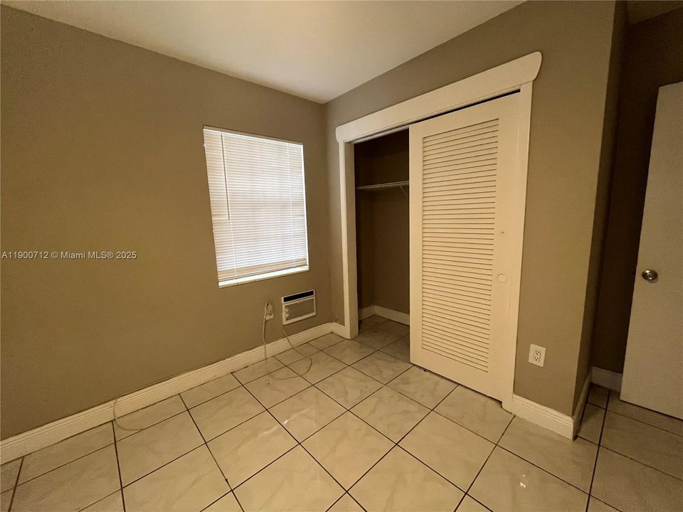 For Sale: $1,150,000 (4 beds, 2 baths, 1708 Square Feet)