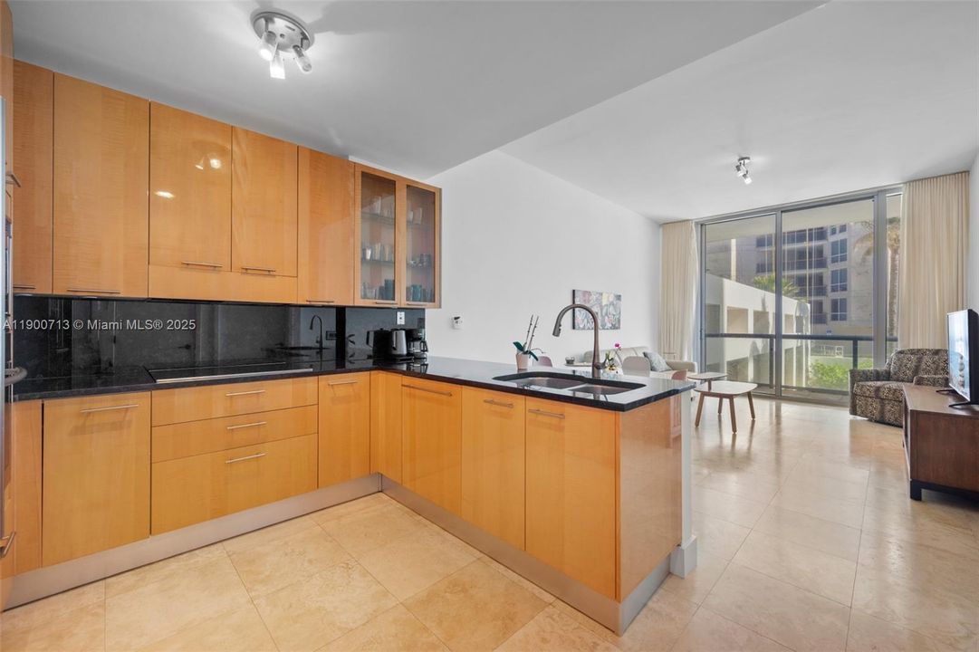 Recently Rented: $4,400 (1 beds, 1 baths, 871 Square Feet)