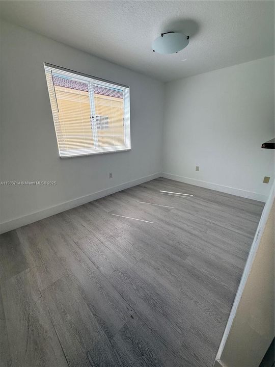 出租: $2,350 (2 贝兹, 2 浴室, 1140 平方英尺)