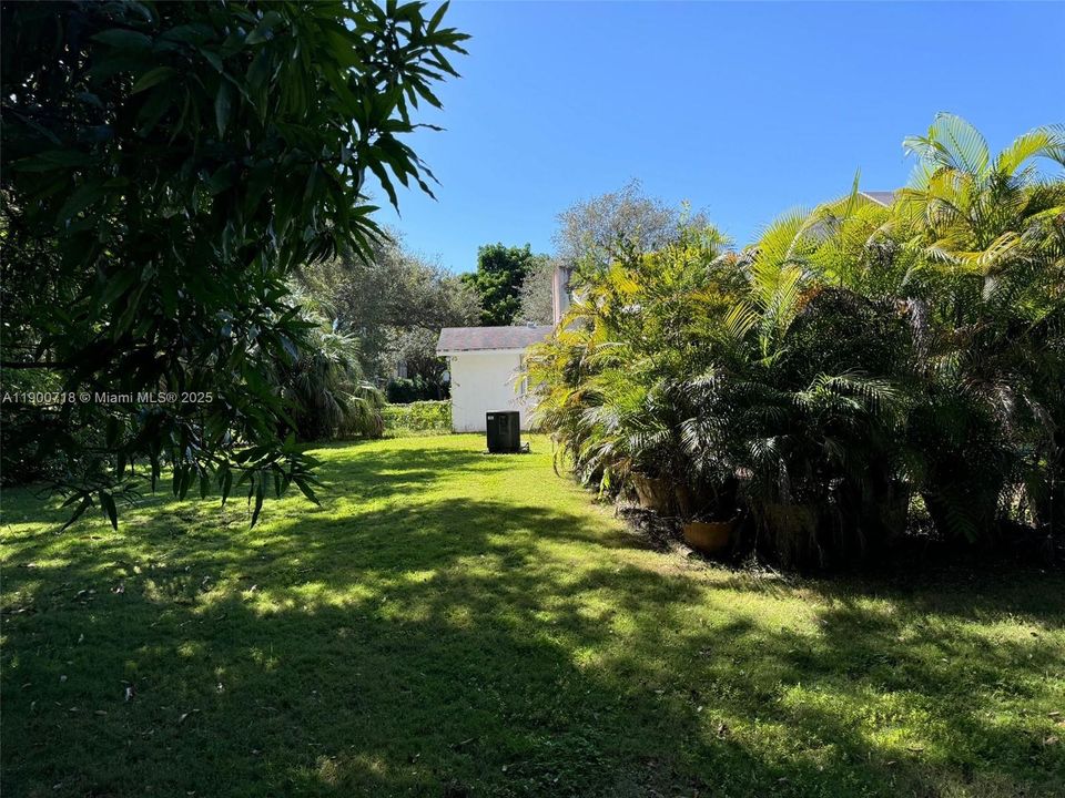 For Sale: $5,600,000 (5 beds, 3 baths, 3708 Square Feet)