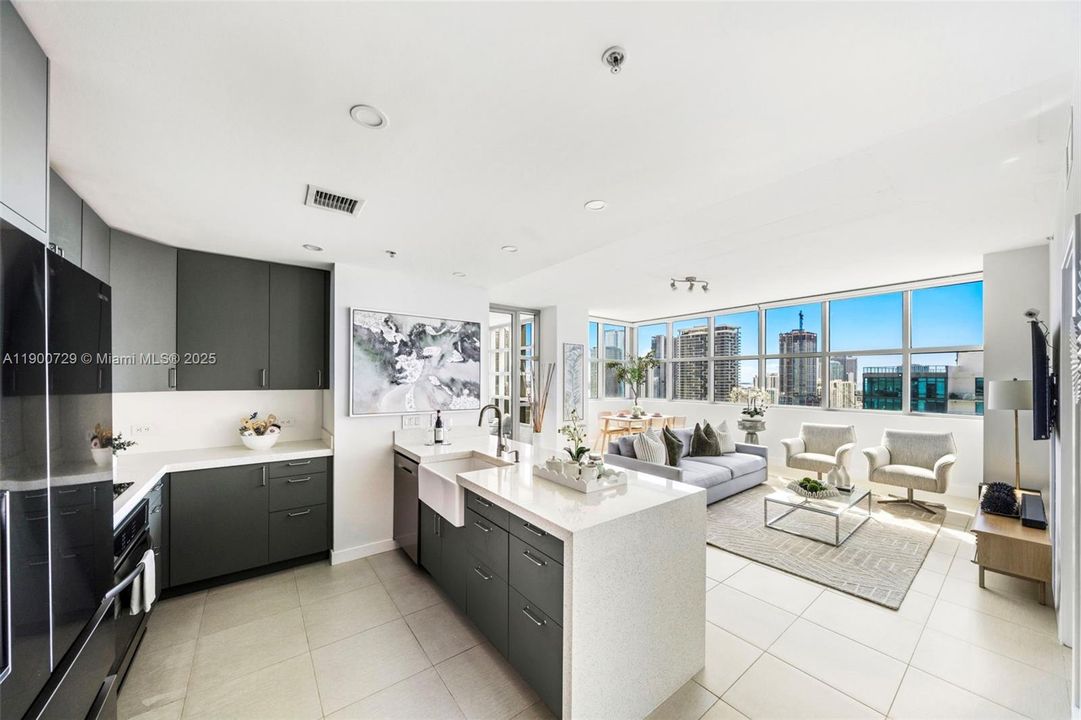 Под контрактом: $895,000 (2 спален, 2 ванн, 1263 Квадратных фут)