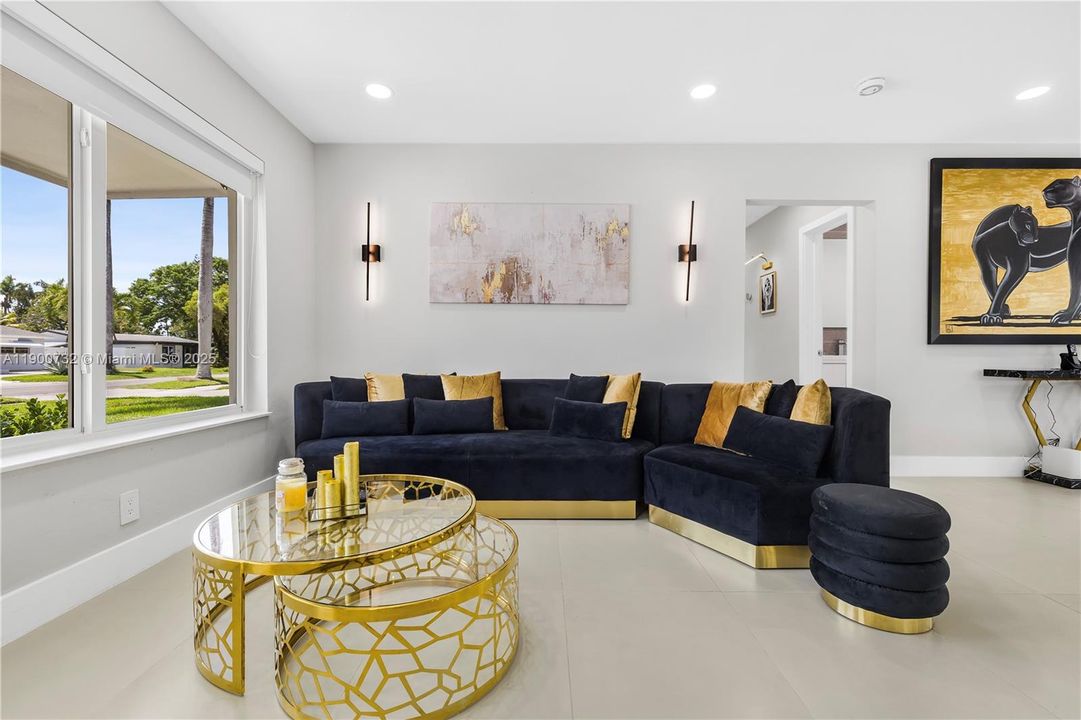 В аренду: $8,000 (3 спален, 2 ванн, 1460 Квадратных фут)