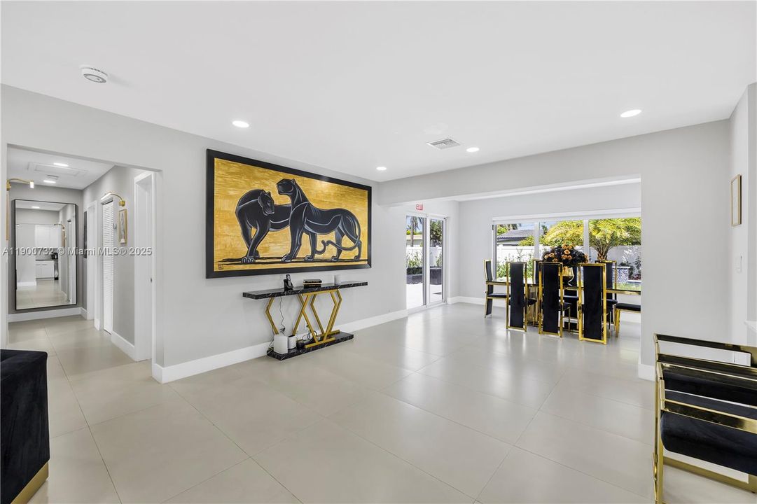 В аренду: $8,000 (3 спален, 2 ванн, 1460 Квадратных фут)