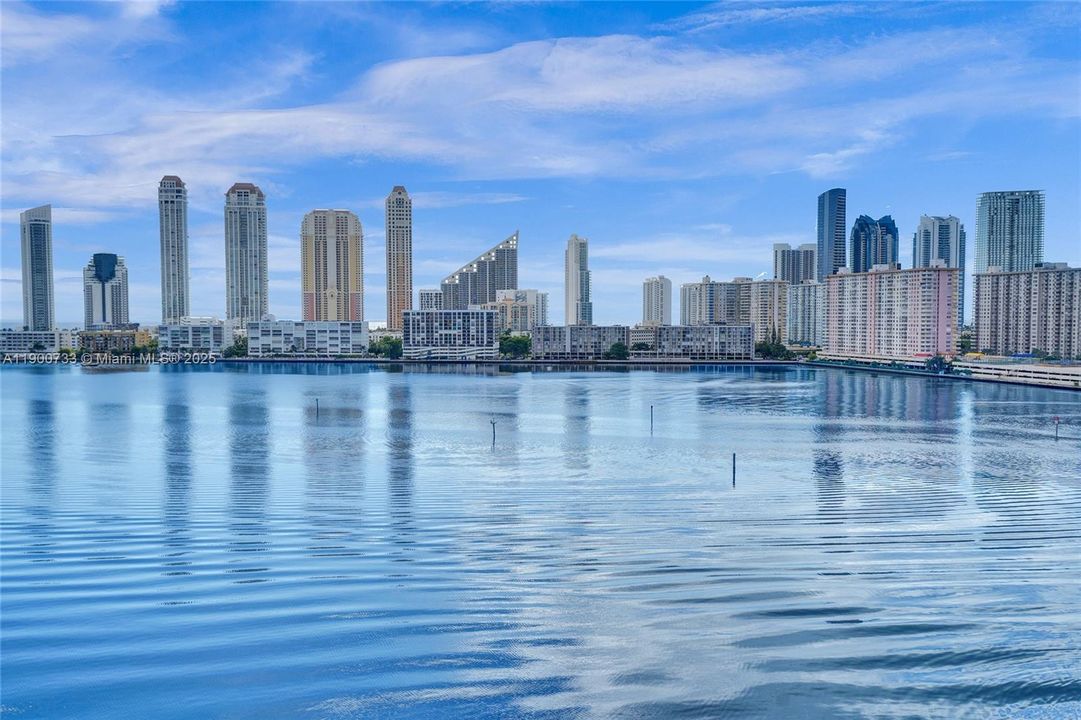 На продажу: $1,289,000 (2 спален, 2 ванн, 2154 Квадратных фут)