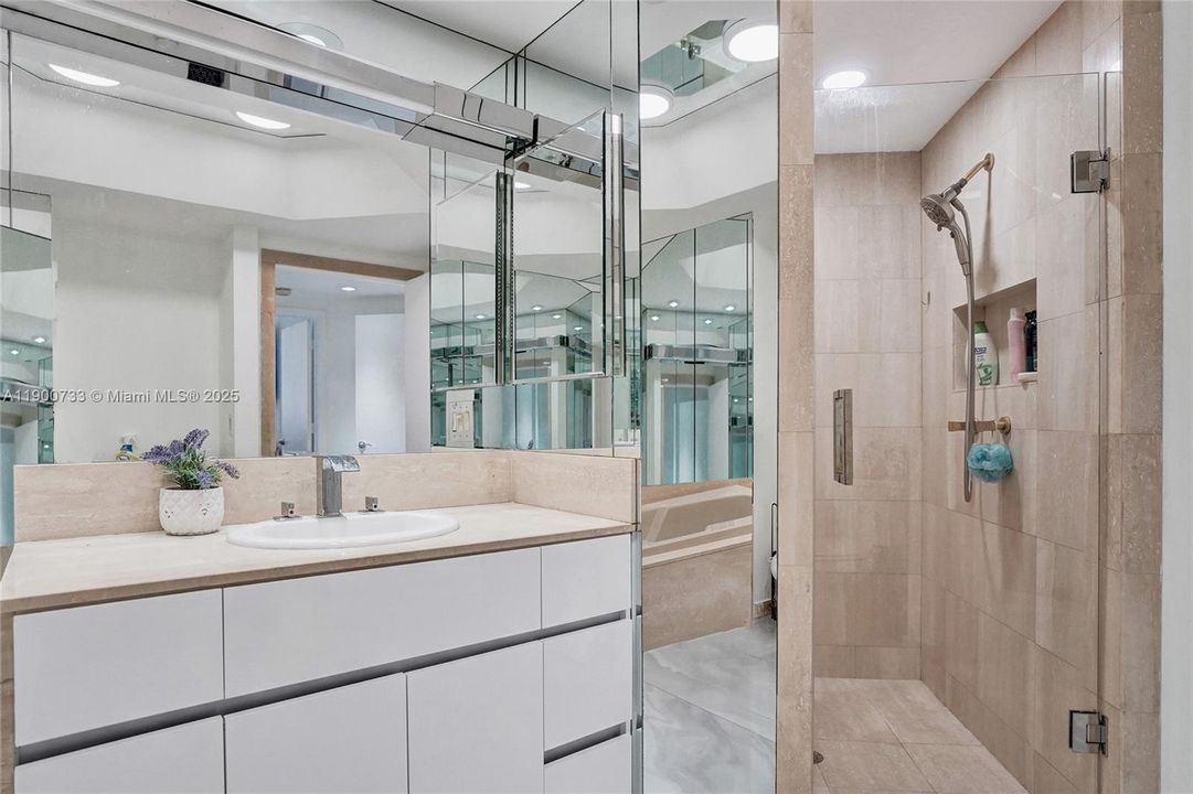 На продажу: $1,289,000 (2 спален, 2 ванн, 2154 Квадратных фут)