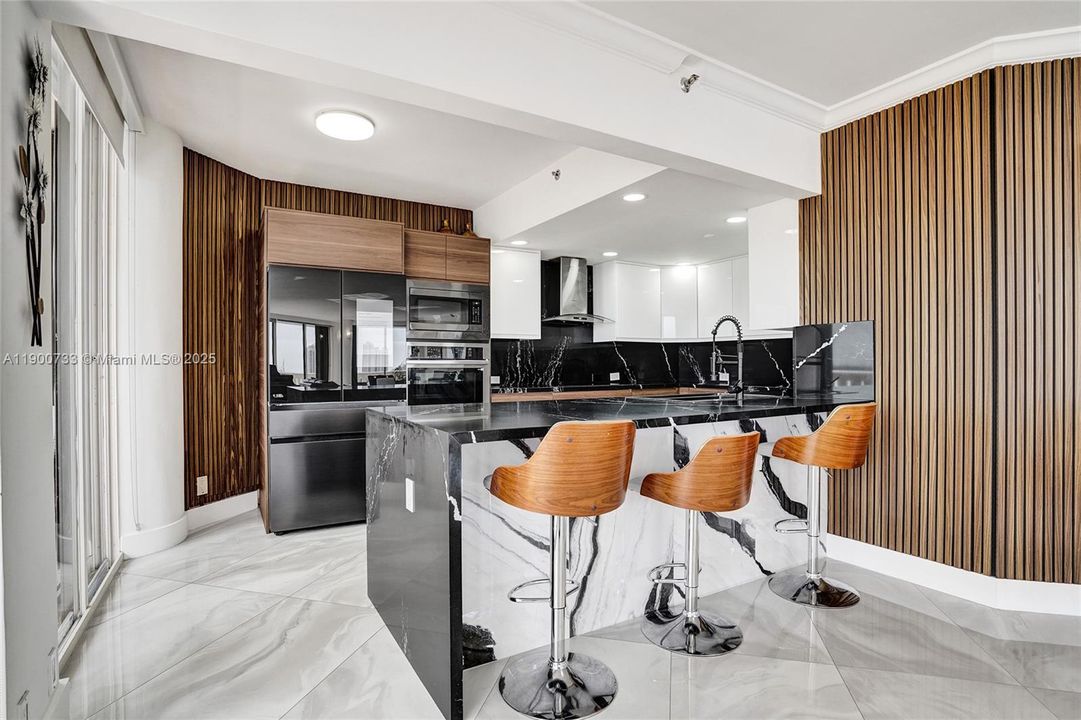 На продажу: $1,289,000 (2 спален, 2 ванн, 2154 Квадратных фут)