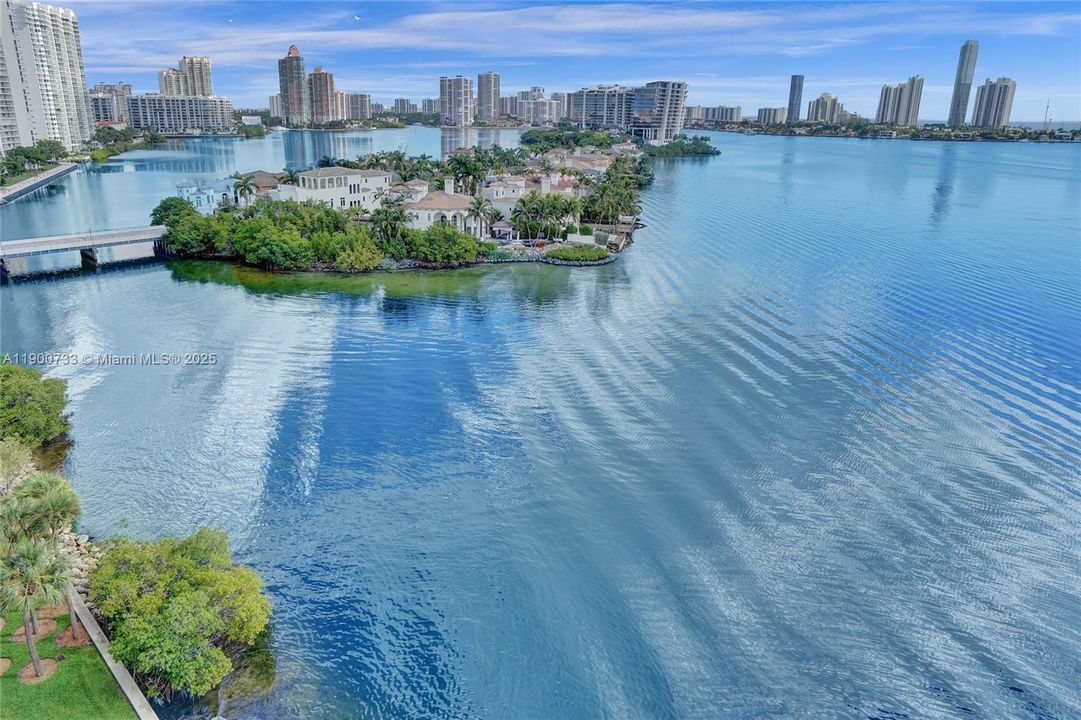 На продажу: $1,289,000 (2 спален, 2 ванн, 2154 Квадратных фут)