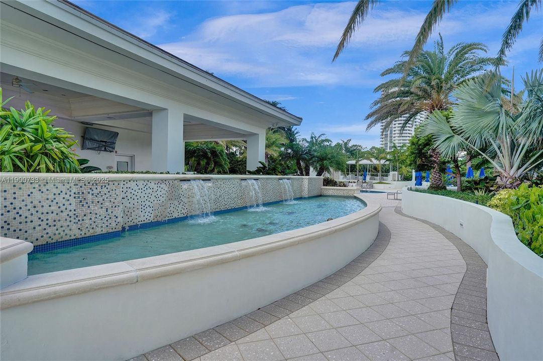 На продажу: $1,289,000 (2 спален, 2 ванн, 2154 Квадратных фут)