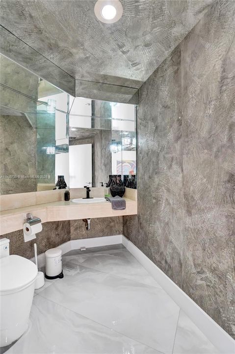 На продажу: $1,289,000 (2 спален, 2 ванн, 2154 Квадратных фут)