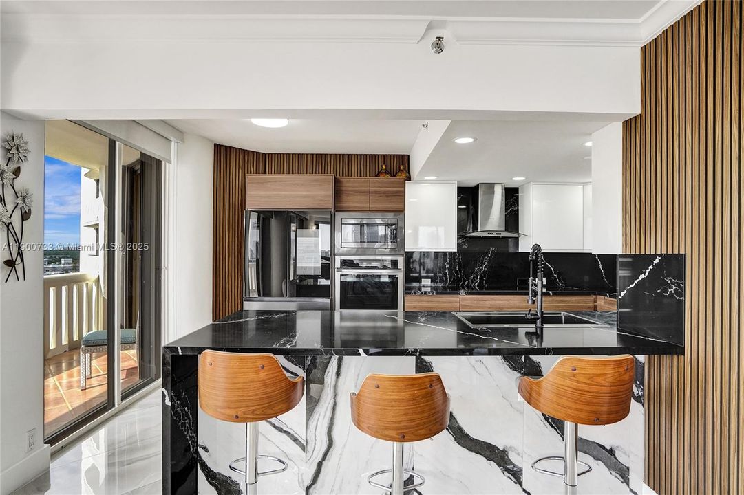 На продажу: $1,289,000 (2 спален, 2 ванн, 2154 Квадратных фут)