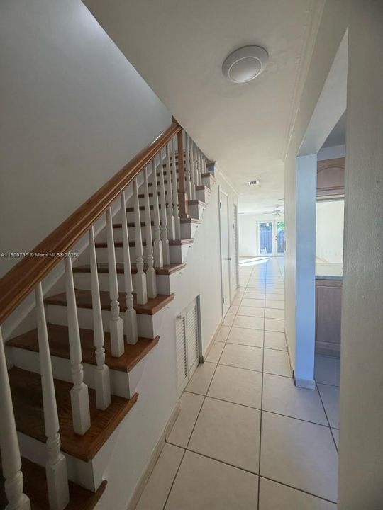 Recently Rented: $2,275 (2 beds, 1 baths, 1120 Square Feet)