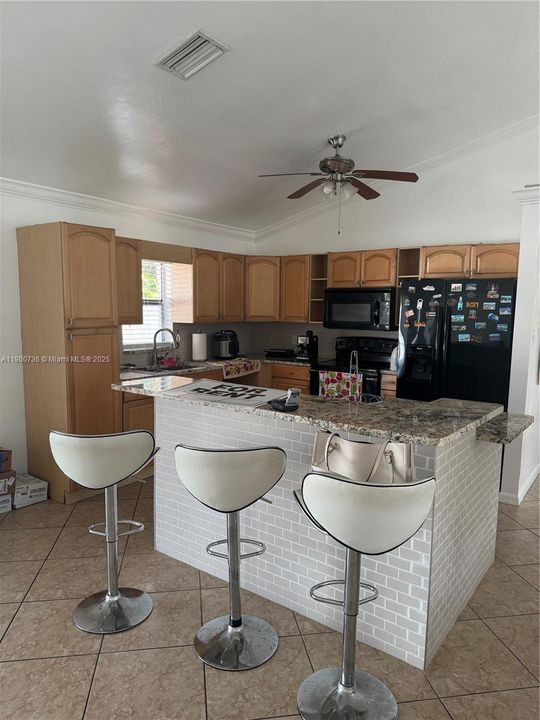 For Rent: $2,300 (3 beds, 2 baths, 0 Square Feet)