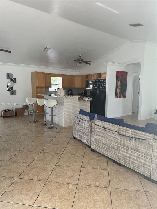 For Rent: $2,300 (3 beds, 2 baths, 0 Square Feet)