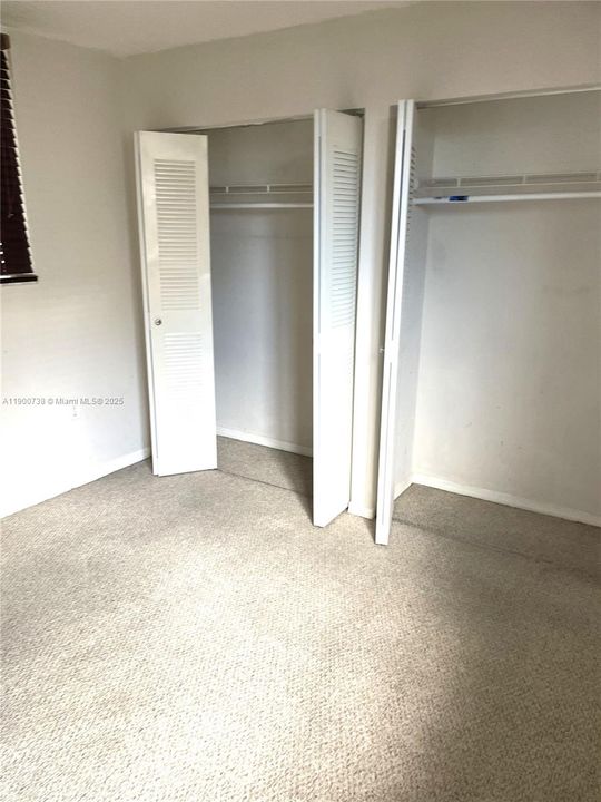 For Rent: $2,650 (2 beds, 2 baths, 949 Square Feet)
