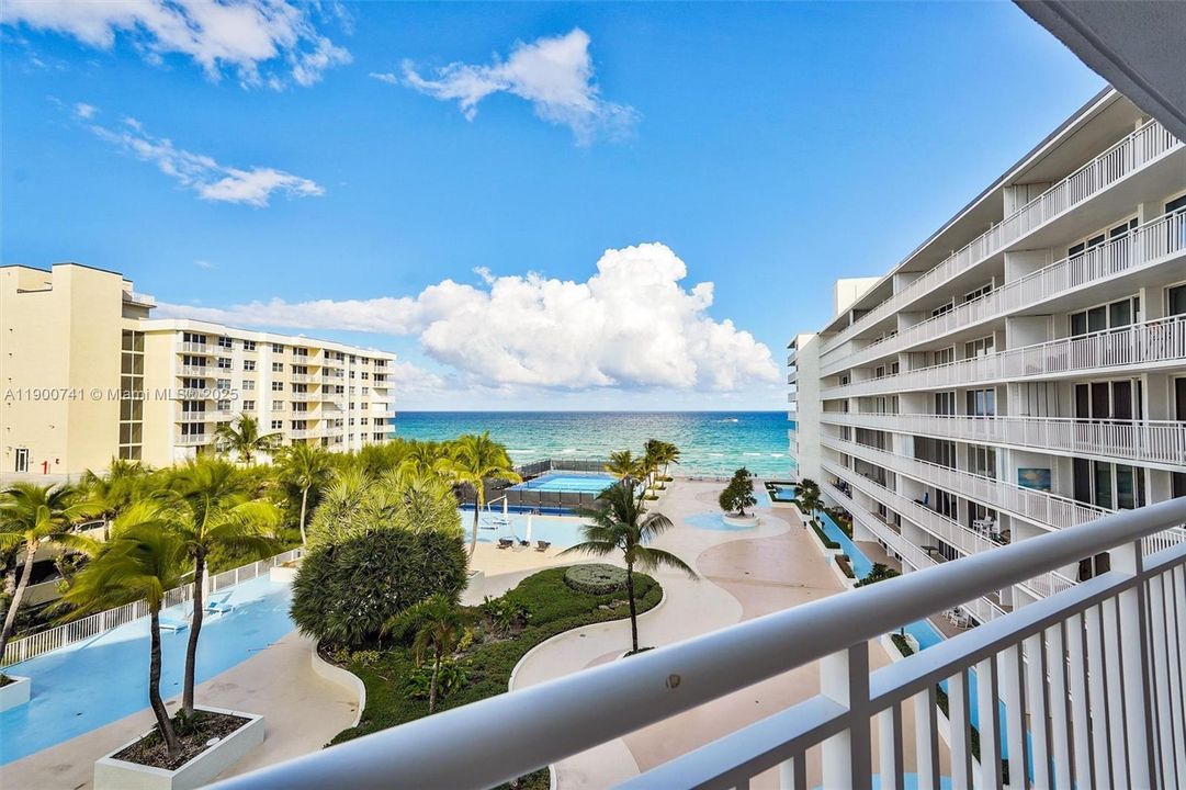 For Sale: $695,000 (2 beds, 2 baths, 1224 Square Feet)