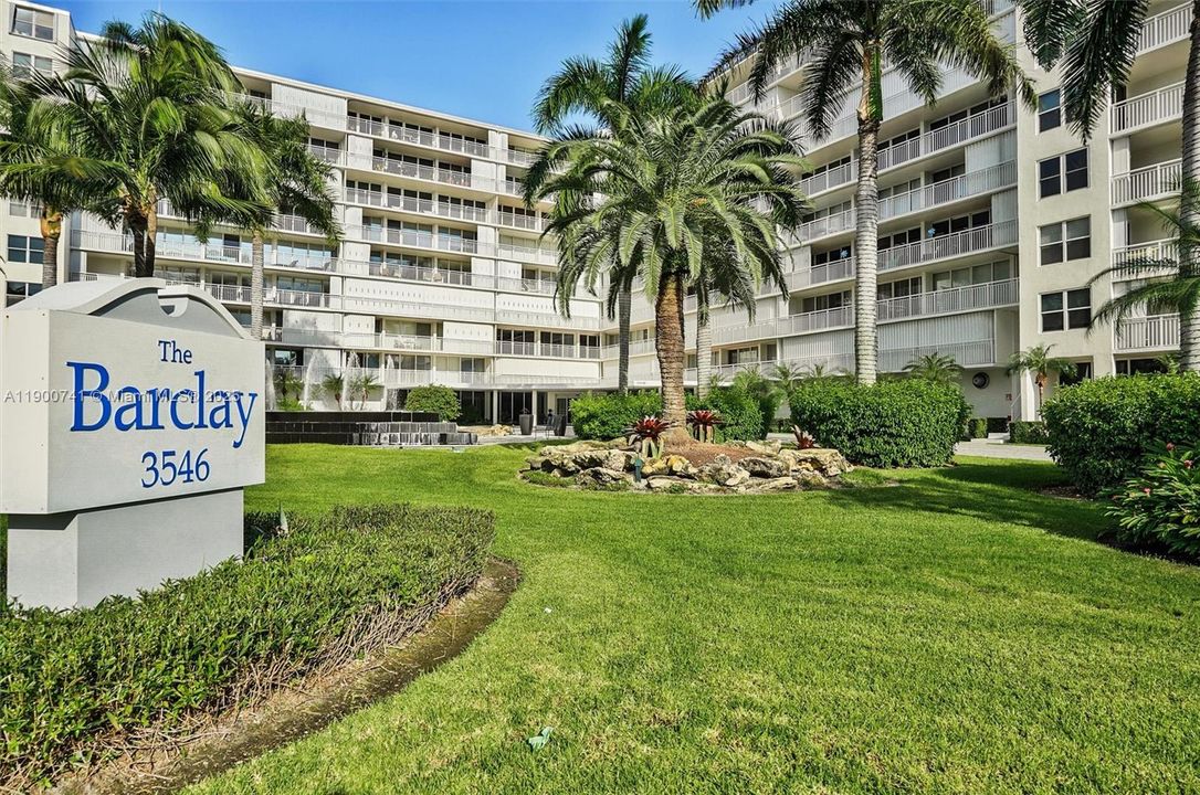 For Sale: $695,000 (2 beds, 2 baths, 1224 Square Feet)