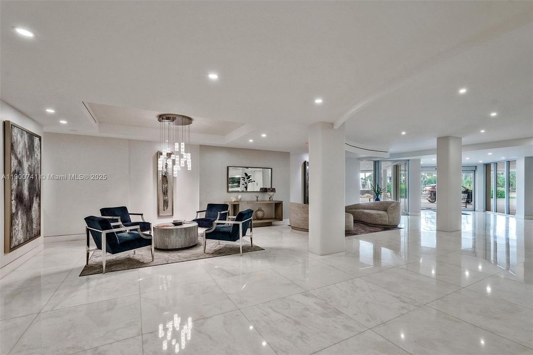 For Sale: $695,000 (2 beds, 2 baths, 1224 Square Feet)