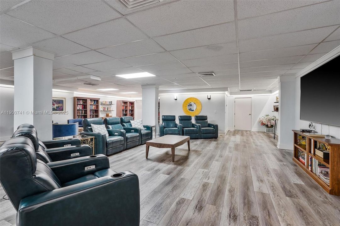 For Sale: $695,000 (2 beds, 2 baths, 1224 Square Feet)