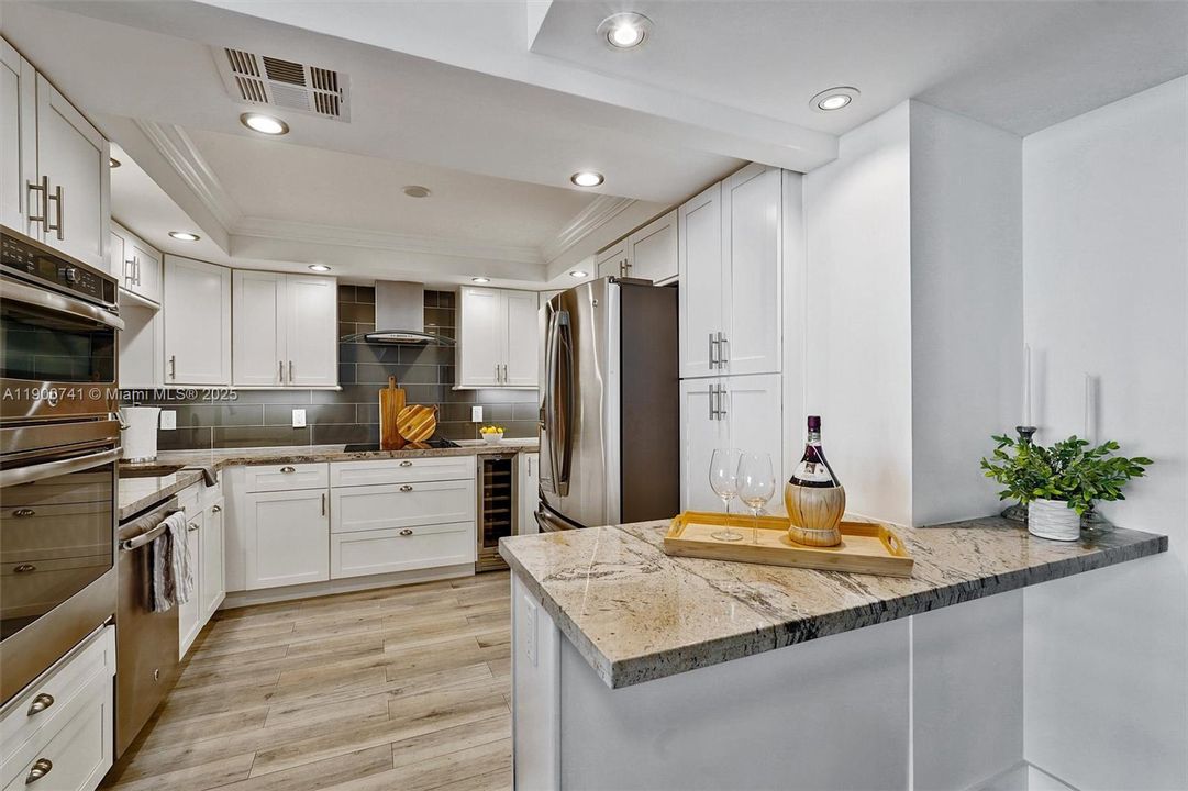 For Sale: $695,000 (2 beds, 2 baths, 1224 Square Feet)