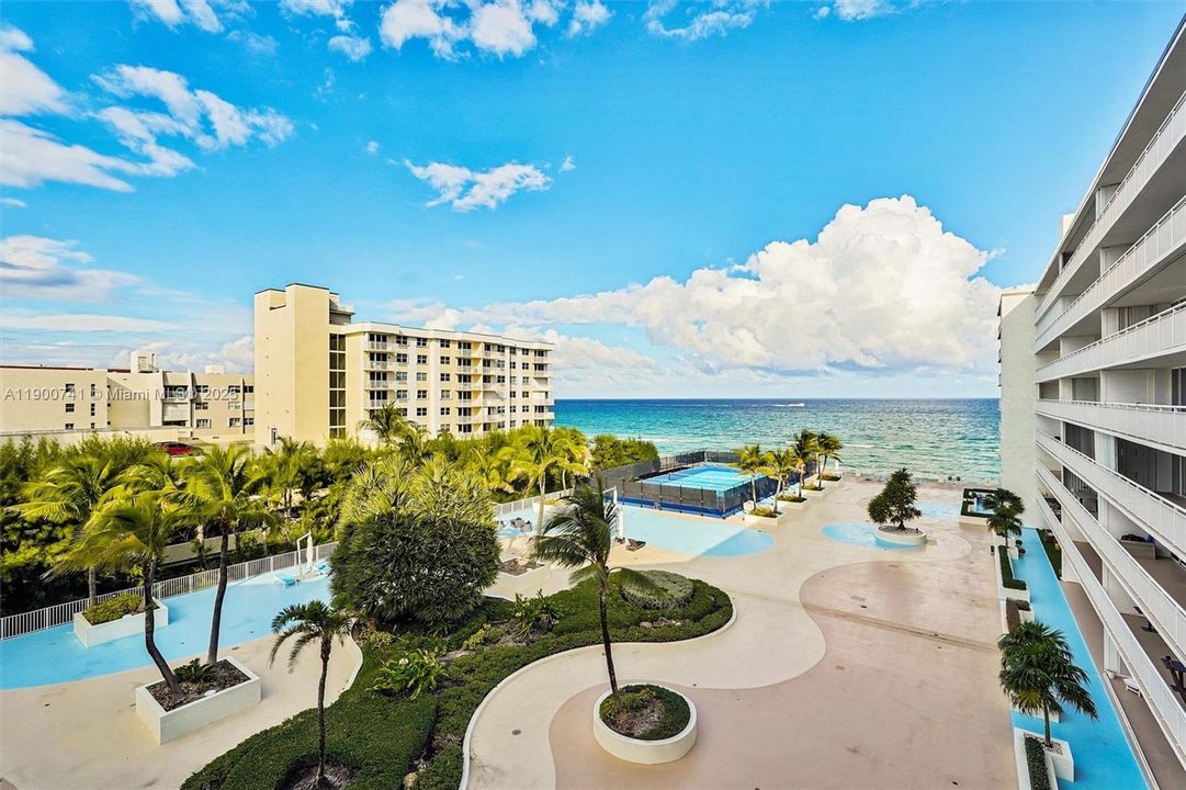 For Sale: $695,000 (2 beds, 2 baths, 1224 Square Feet)