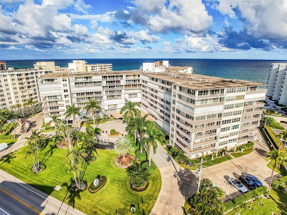 For Sale: $695,000 (2 beds, 2 baths, 1224 Square Feet)