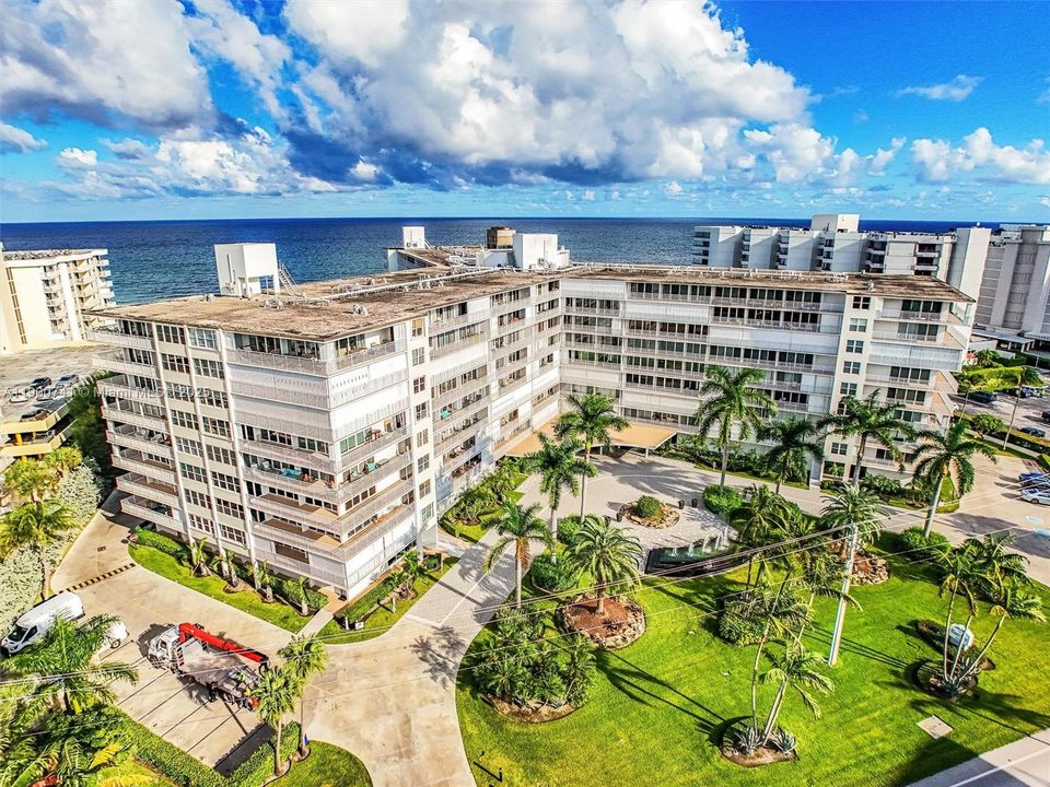 For Sale: $695,000 (2 beds, 2 baths, 1224 Square Feet)