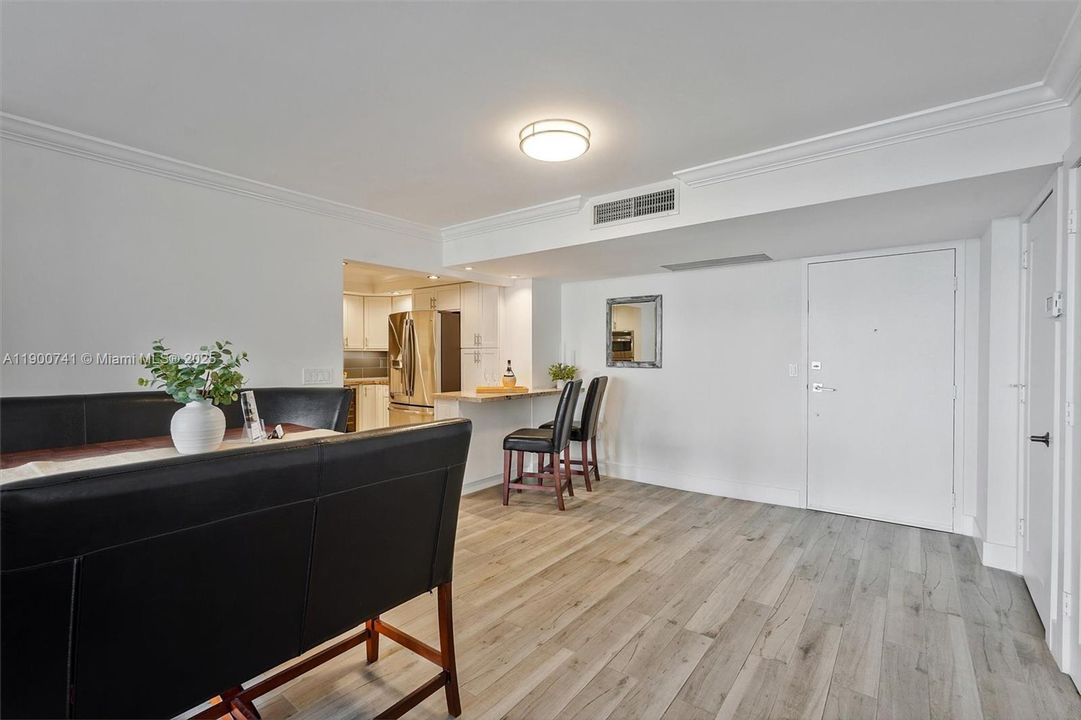 For Sale: $695,000 (2 beds, 2 baths, 1224 Square Feet)