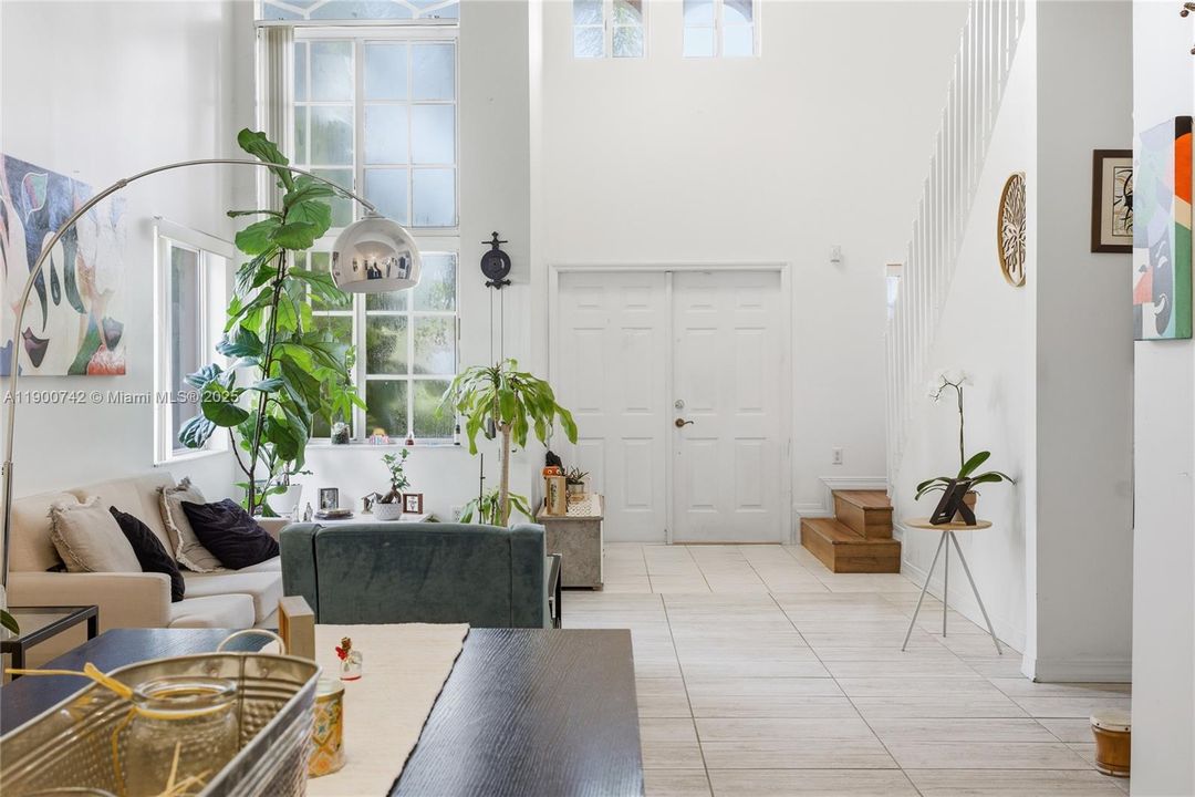 For Sale: $460,000 (3 beds, 2 baths, 1919 Square Feet)