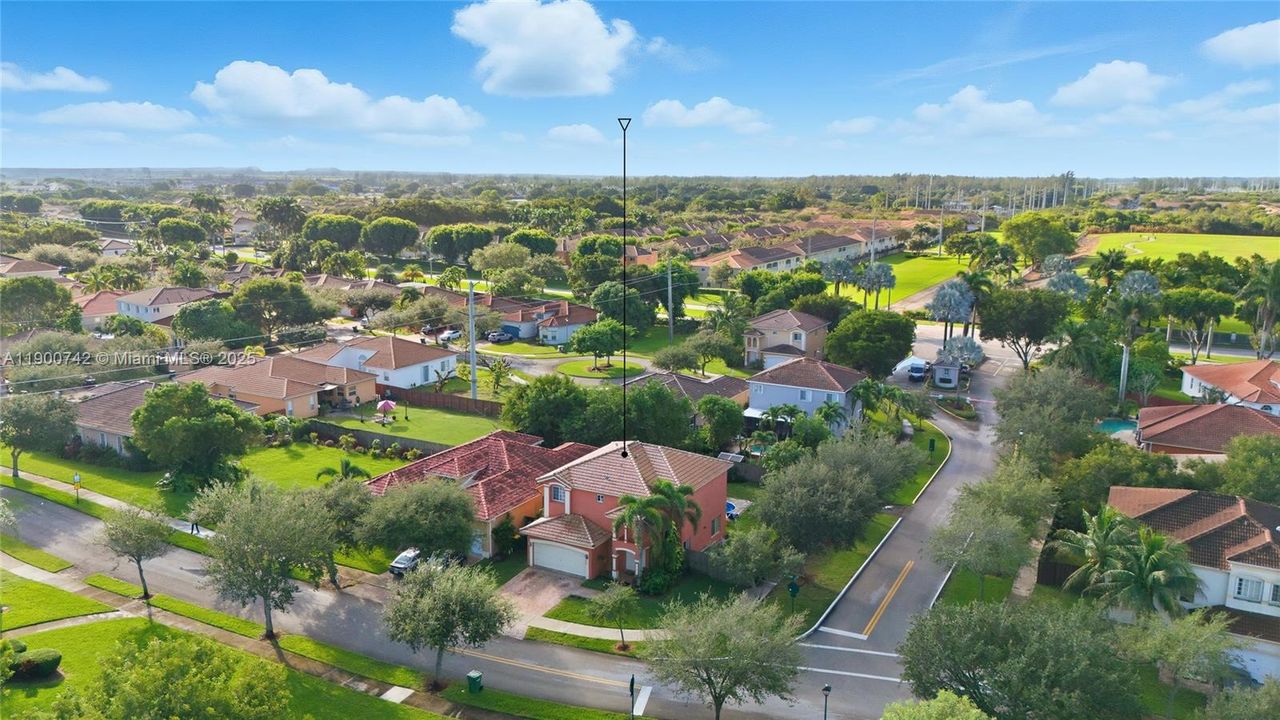 For Sale: $460,000 (3 beds, 2 baths, 1919 Square Feet)