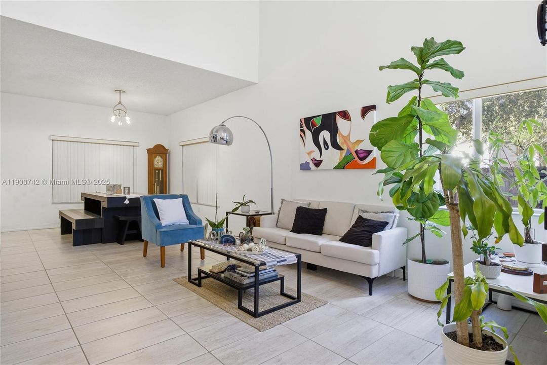 For Sale: $460,000 (3 beds, 2 baths, 1919 Square Feet)