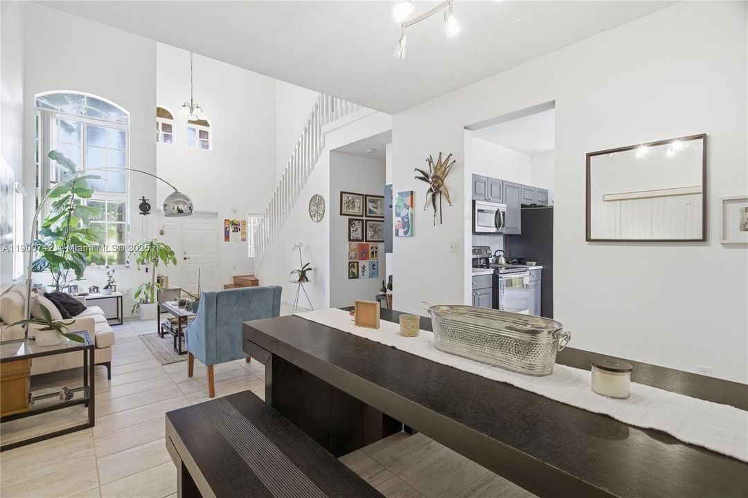 For Sale: $460,000 (3 beds, 2 baths, 1919 Square Feet)