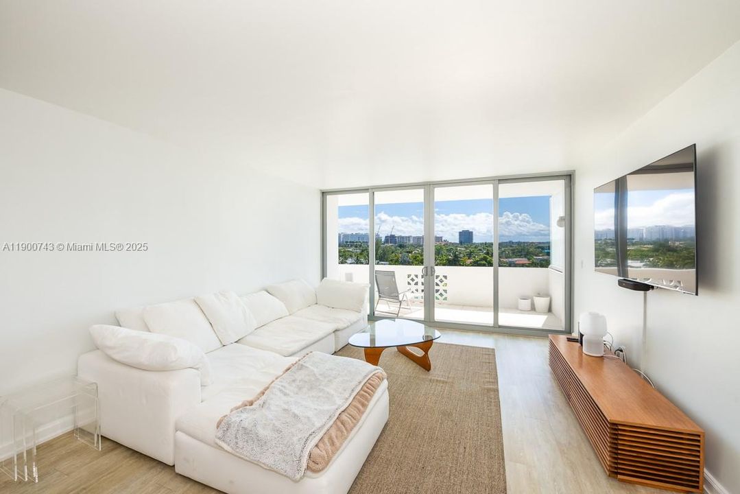 Recently Rented: $3,600 (2 beds, 2 baths, 1118 Square Feet)