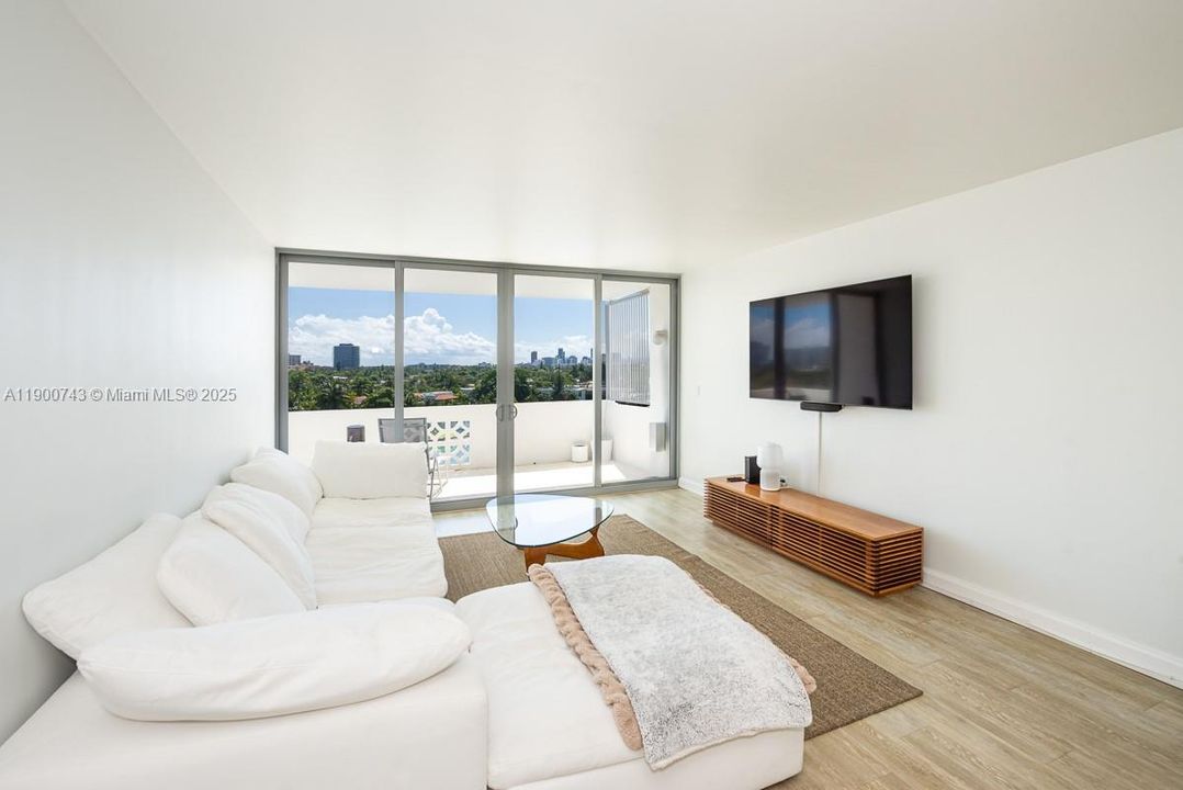 Recently Rented: $3,600 (2 beds, 2 baths, 1118 Square Feet)