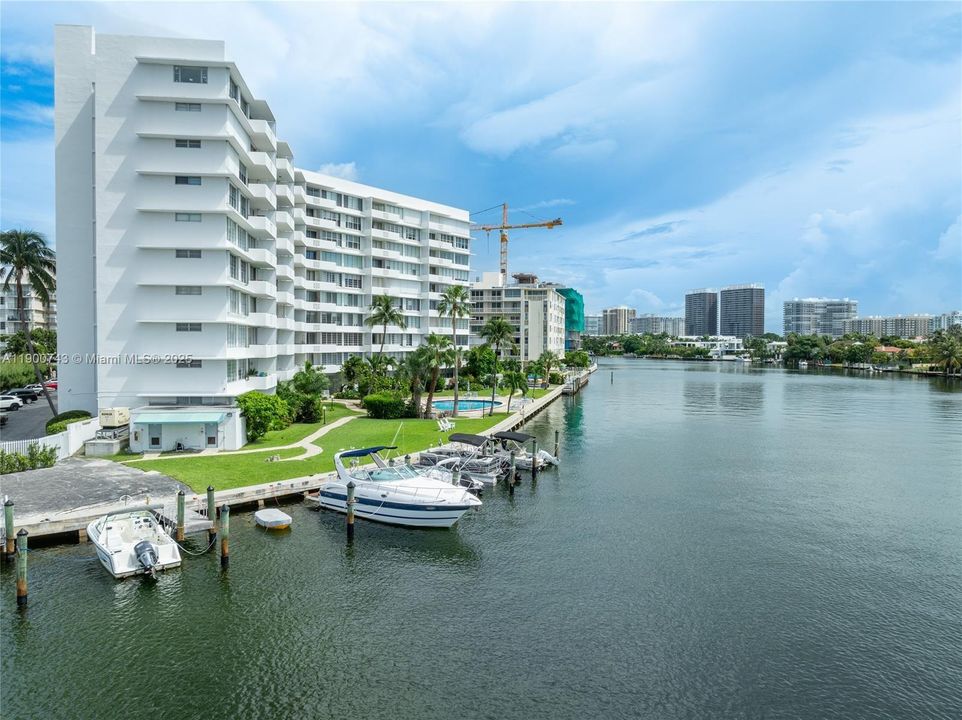 Recently Rented: $3,600 (2 beds, 2 baths, 1118 Square Feet)