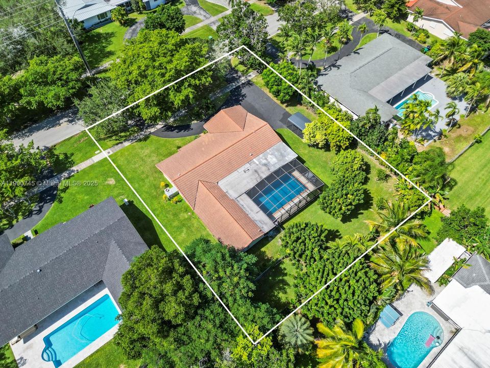 Active With Contract: $5,000 (4 beds, 2 baths, 2024 Square Feet)