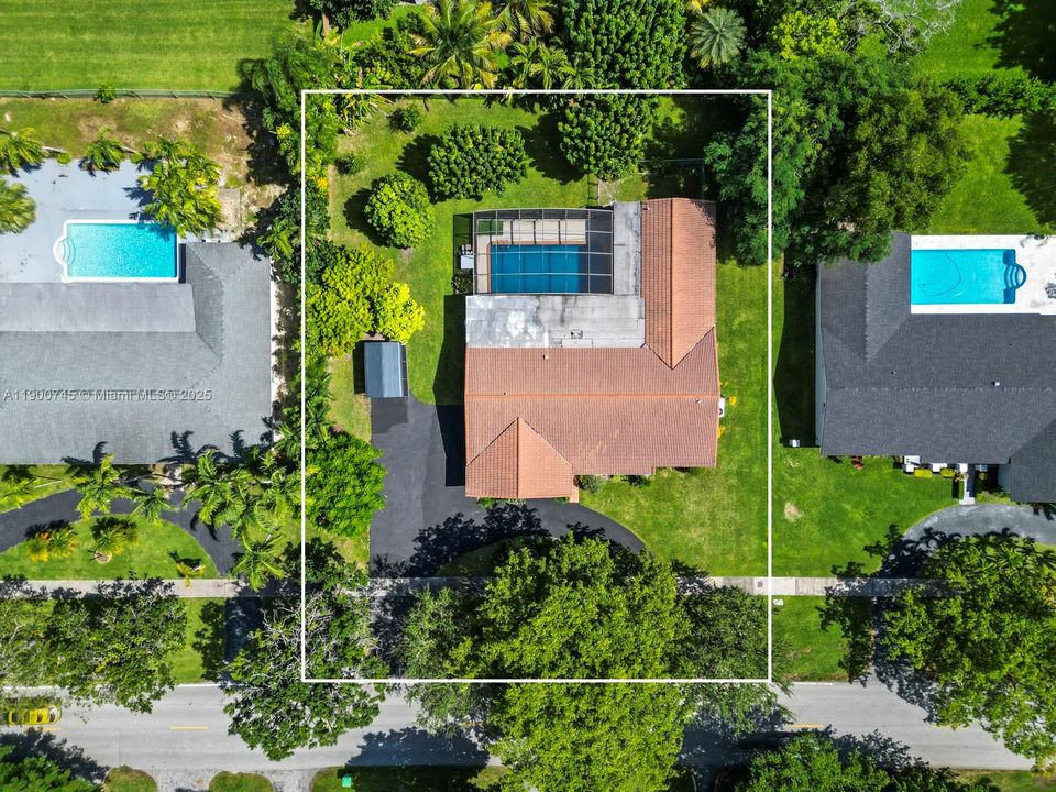 Active With Contract: $5,000 (4 beds, 2 baths, 2024 Square Feet)