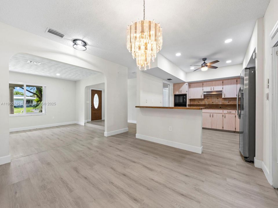 Active With Contract: $5,000 (4 beds, 2 baths, 2024 Square Feet)