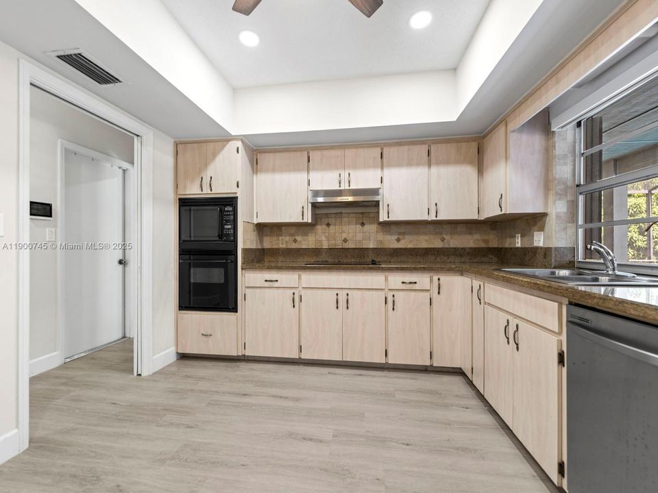 Active With Contract: $5,000 (4 beds, 2 baths, 2024 Square Feet)