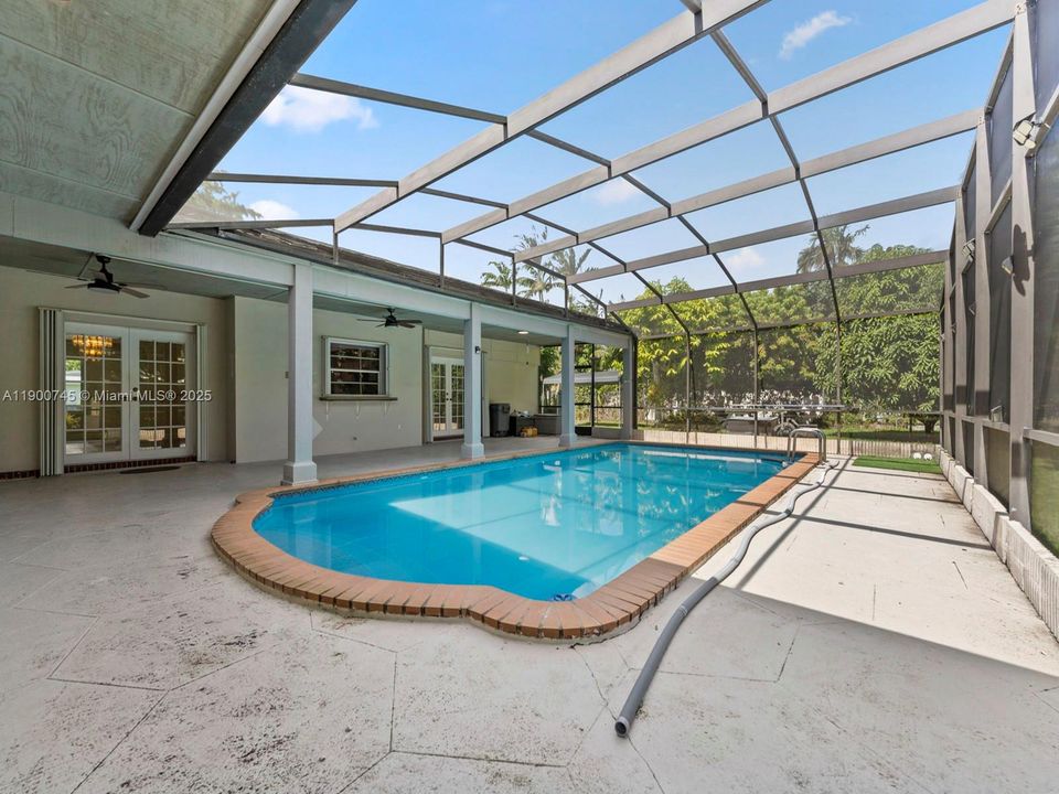 Active With Contract: $5,000 (4 beds, 2 baths, 2024 Square Feet)