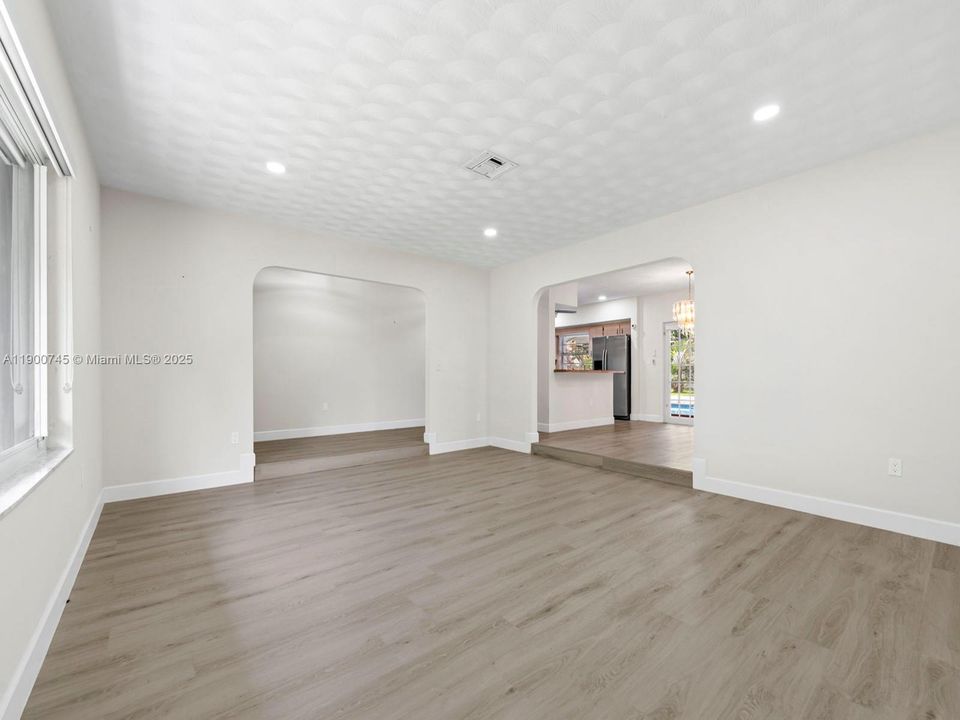 Active With Contract: $5,000 (4 beds, 2 baths, 2024 Square Feet)